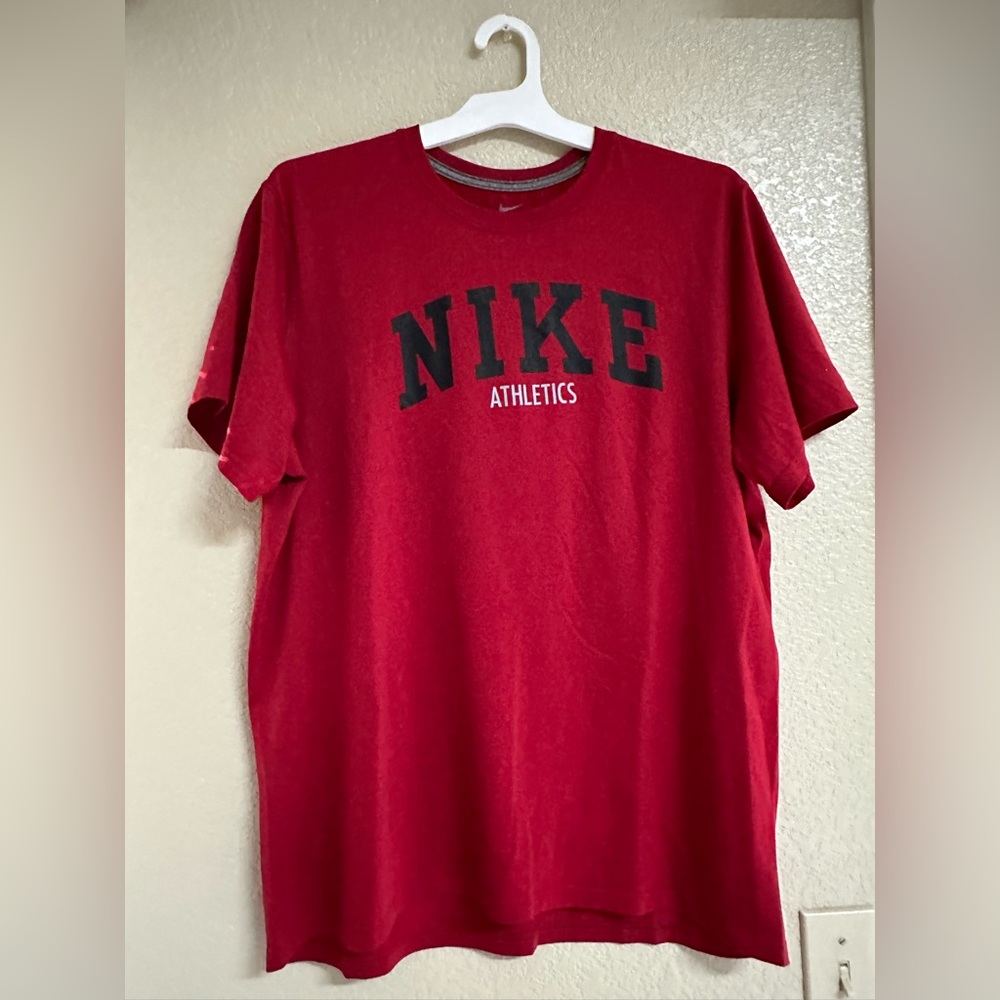Nike men’s dri-fit t-shirt